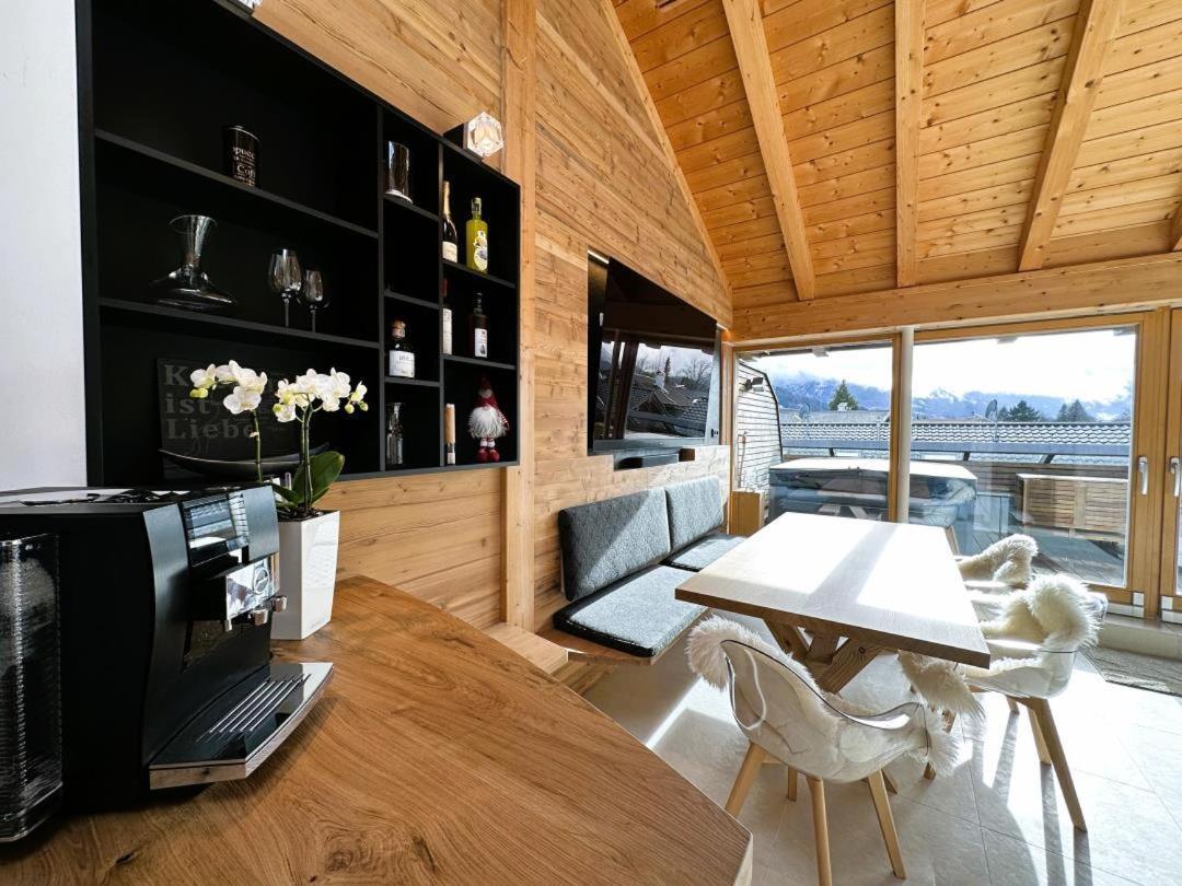 Maisonette-apartment Mit Whirlpool